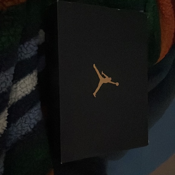 Air Jordan 1 mid se, size 6, galaxy - Picture 6 of 6